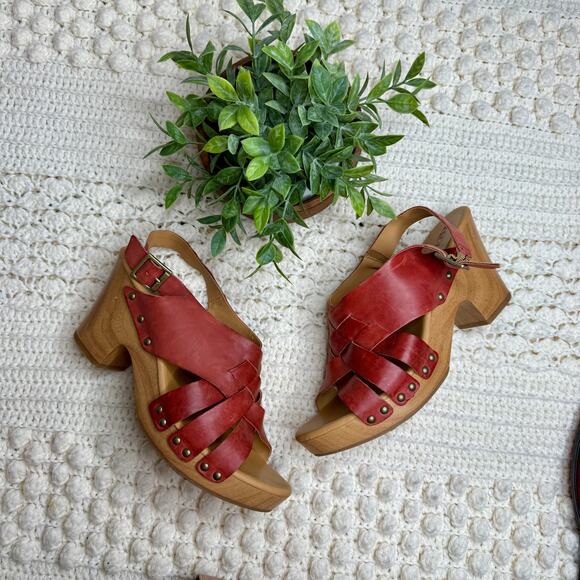 KORKS KORK-EASE Wynn Criss Cross Leather Clog Sandals Coral Size 10 - Picture 3 of 15